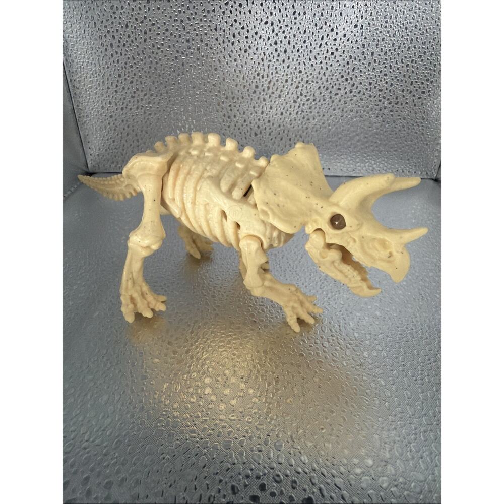 Dino Bone Fossil Triceratops Jurassic Dinosaur Skeleton Action Figure